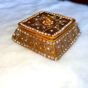 Ceramic jewelry box